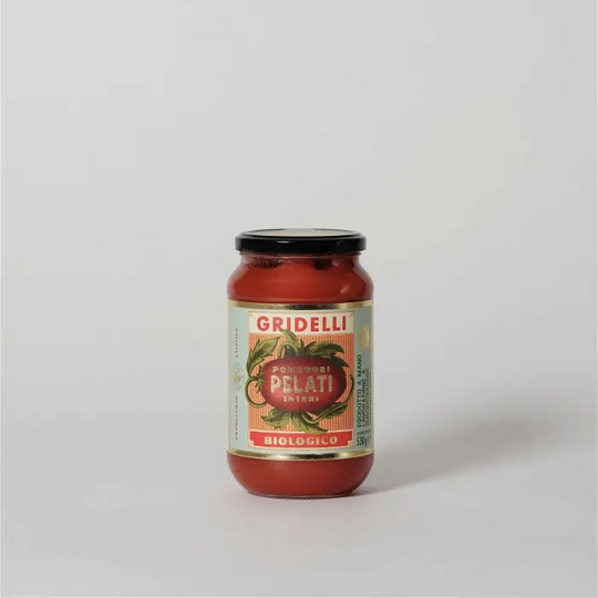 Pomodori Pelati, säilöttyjä tomaatteja