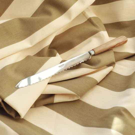 Lavandou bread knife, leipäveitsi