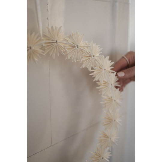 Paper flake wreath - Image 2